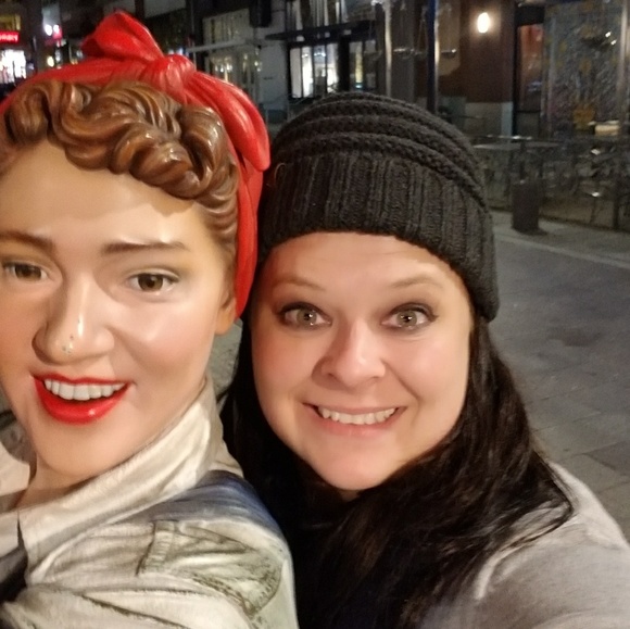 Meet your Posher, Elesha - Picture 8 of 8